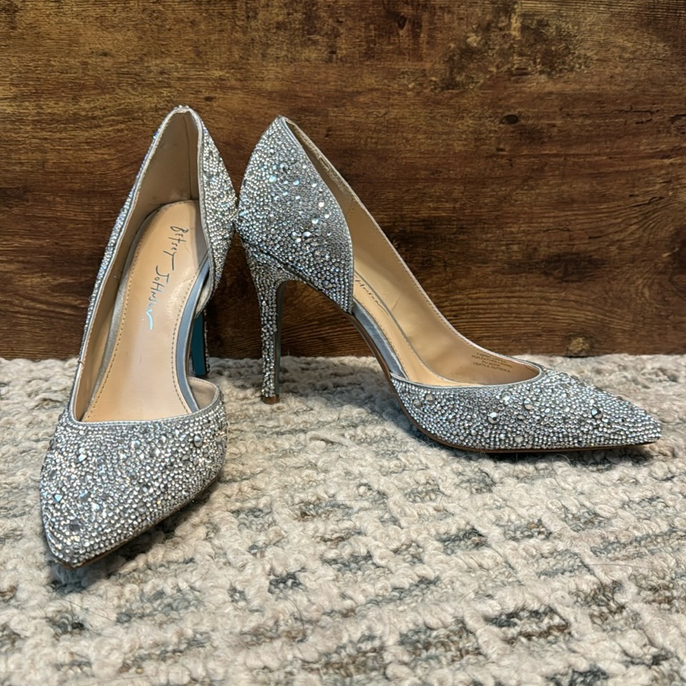 Betsey Johnson 8.5